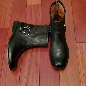 Frye short Harness with rear ZIP price  Reduced from $175 to $165 firm!